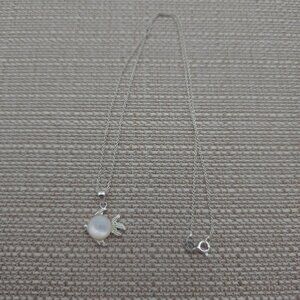 18 Inch Sterling Silver Mother Of Pearl Fish Necklace A1683